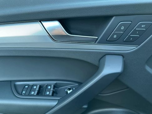 Used 2025 Audi Q5 2.0T Premium image 12