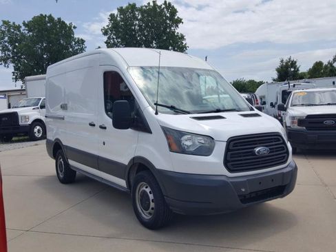 Used 2016 Ford Transit 250 130 Medium Roof RWD image 5