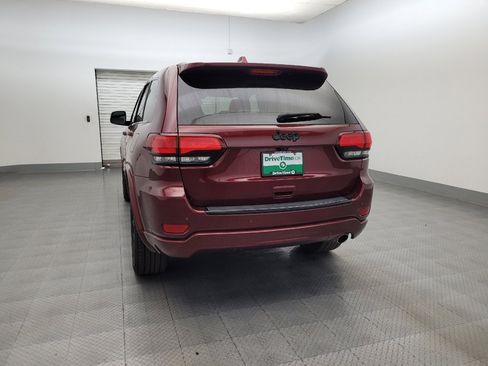 Used 2018 Jeep Grand Cherokee Altitude image 6