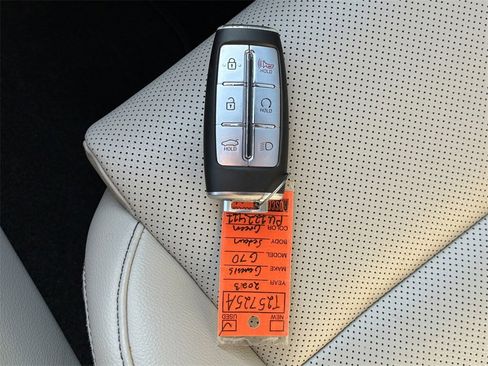 Used 2023 Genesis G70 2.0T image 26