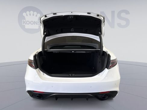 Used 2024 Alfa Romeo Giulia Veloce AWD/4WD image 26