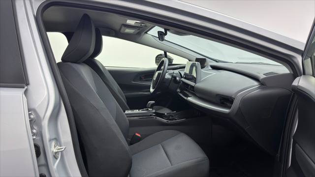 Used 2025 Toyota Prius LE FWD image 22