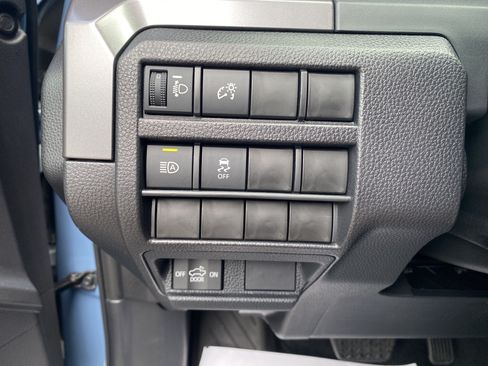 Used 2026 Toyota Tacoma SR5 RWD image 18