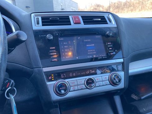 Used 2017 Subaru Legacy 2.5i Premium w/ Moonroof Package image 11