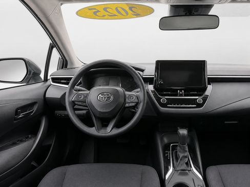 Used 2025 Toyota Corolla LE FWD image 17