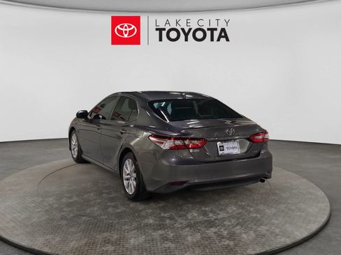 Used 2019 Toyota Camry LE FWD image 5