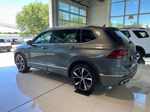 Used 2022 Volkswagen Tiguan SEL R-Line AWD/4WD image 11