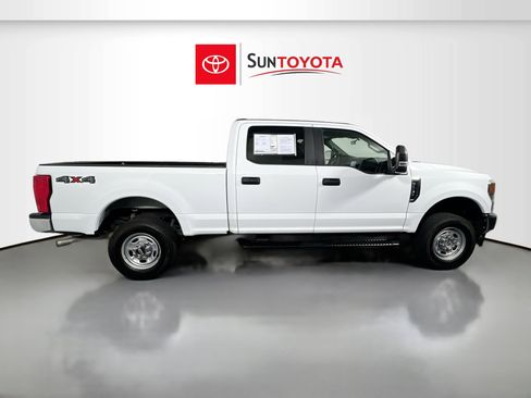 Used 2022 Ford F250 XL w/ Power Equipment Group image 2