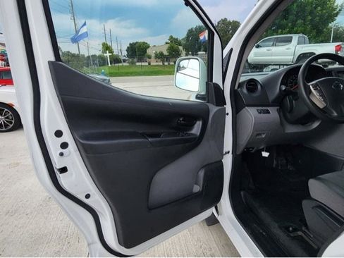 Used 2020 Nissan NV200 SV image 15