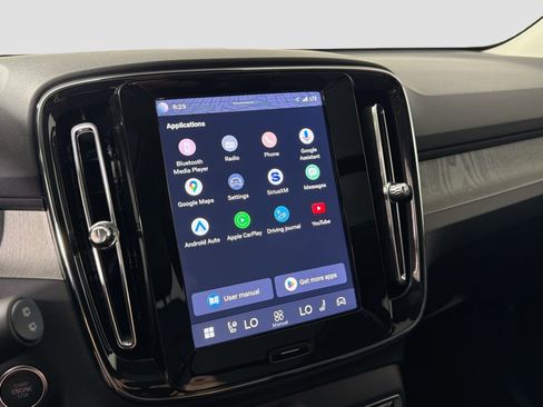 Certified 2025 Volvo XC40 B5 Core image 15