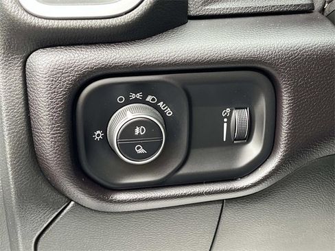 Used 2024 RAM 3500 Big Horn image 33