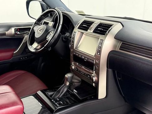 Used 2021 Lexus GX 460 Premium w/ Premium Package image 32