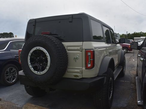 Used 2025 Ford Bronco Outer Banks w/ Sasquatch Package AWD/4WD image 4