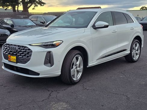 New 2025 Audi Q5 Premium Plus image 2