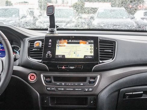 Used 2022 Honda Pilot TrailSport image 16