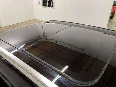 Used 2025 Volvo XC40 B5 Plus image 97