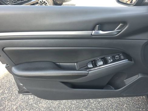 Used 2023 Nissan Altima 2.5 SV image 12