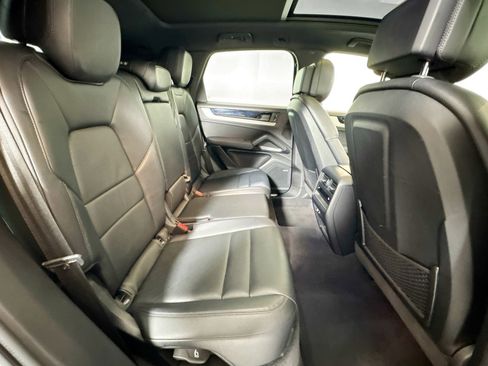 Used 2024 Porsche Cayenne image 26