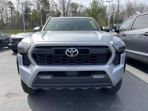 Used 2024 Toyota Tacoma TRD Off-Road image 7
