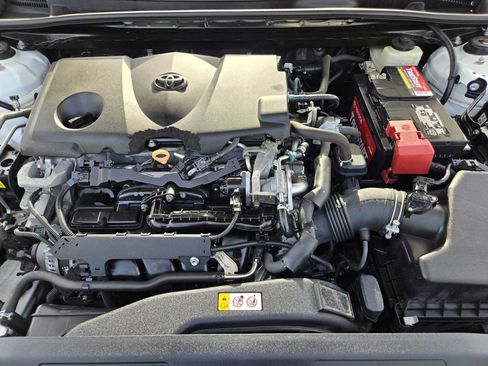 Used 2018 Toyota Camry XLE FWD image 29