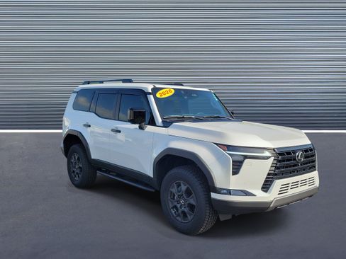Used 2026 Lexus GX 550 AWD/4WD image 2