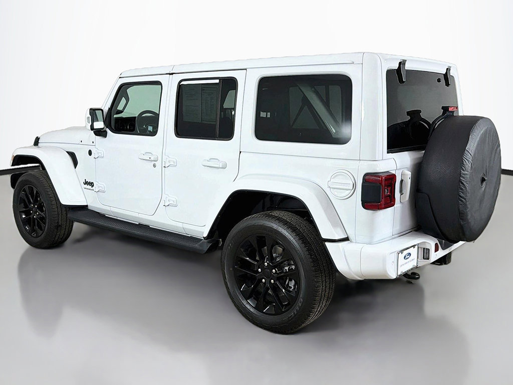 Used 2023 Jeep Wrangler Unlimited Sahara AWD/4WD image 9