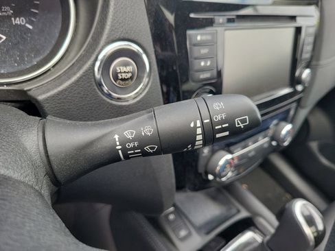 Used 2019 Nissan Rogue SL w/ Premium Package AWD/4WD image 19