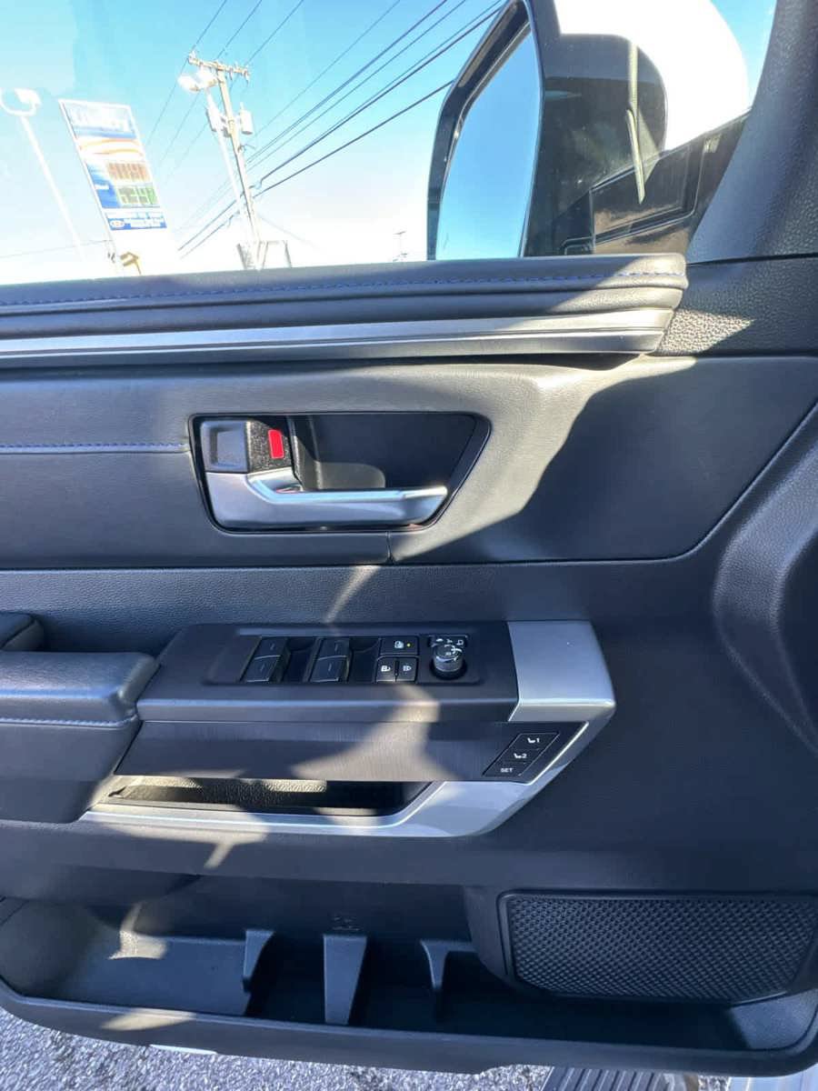 Used 2024 Toyota Tundra Platinum AWD/4WD image 24