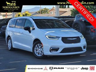 Certified 2025 Chrysler Pacifica Select FWD video 1