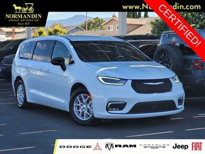 Certified 2025 Chrysler Pacifica Select
