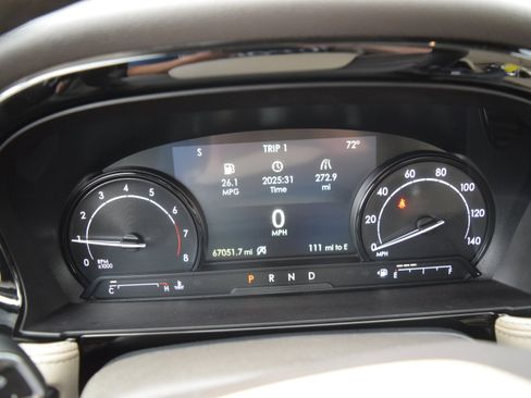 Used 2021 Lincoln Corsair AWD w/ Premium Package image 12