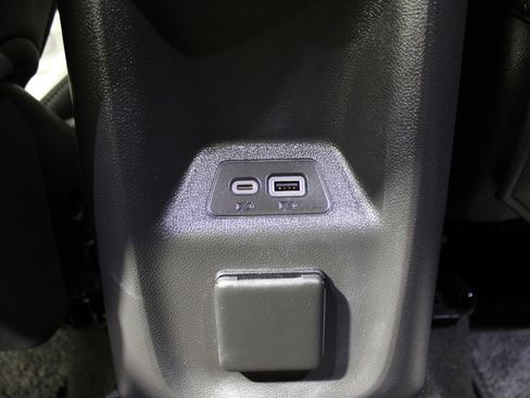 Used 2023 Buick Envision Avenir image 26