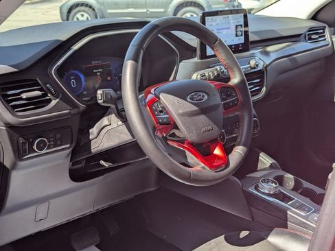 Used 2022 Ford Escape SEL w/ SEL Stealth AWD Package image 9