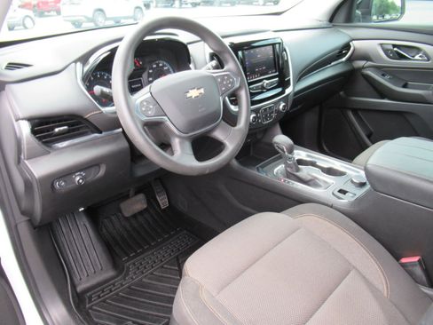 Used 2021 Chevrolet Traverse LS FWD image 15
