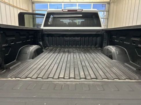 Used 2021 GMC Sierra 2500 SLE w/ X31 Off-Road Package image 19