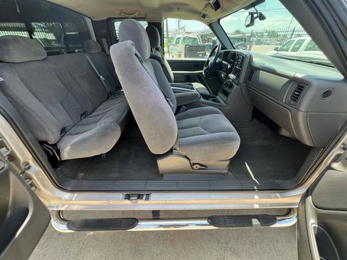 Used 2006 Chevrolet Silverado 2500 LT w/ Heavy-Duty Power Package AWD/4WD image 89