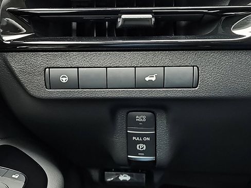 Certified 2025 Nissan Murano SV image 24