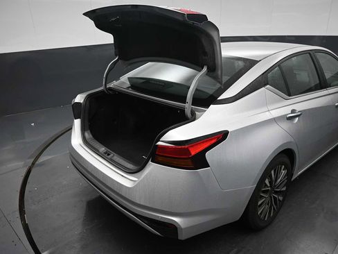 Used 2023 Nissan Altima 2.5 SV FWD image 25