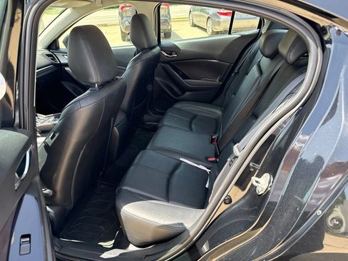 Used 2017 MAZDA MAZDA3 Touring FWD image 14