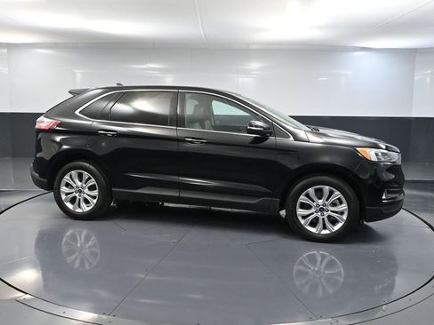 Used 2022 Ford Edge Titanium w/ Equipment Group 301A AWD/4WD image 4