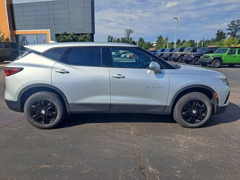 Used 2022 Chevrolet Blazer LT FWD image 2