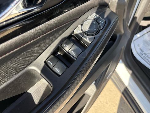 Used 2023 Chevrolet Traverse RS image 15