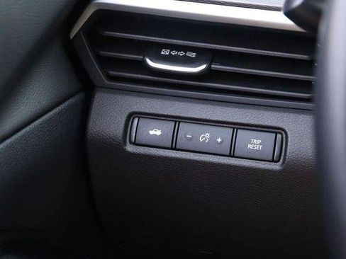 Used 2025 Nissan Altima 2.5 SR FWD image 18