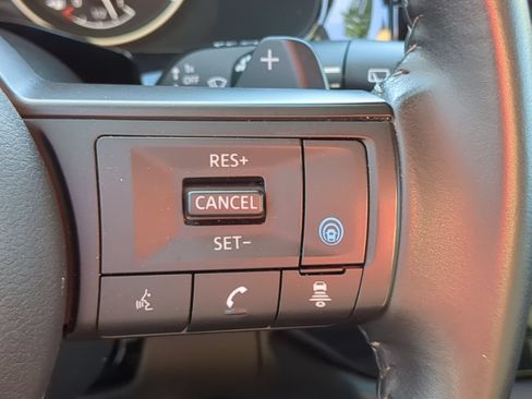 Used 2025 Nissan Pathfinder SV FWD image 20