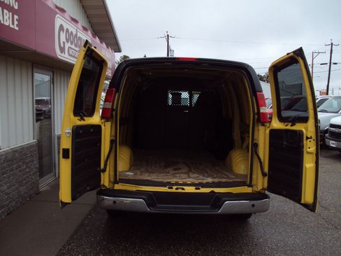 Used 2014 Chevrolet Express 1500 AWD image 7