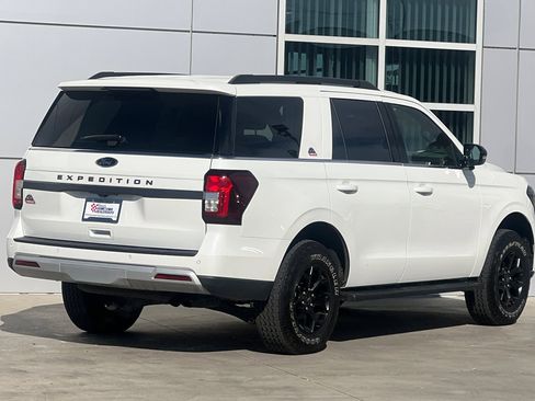 Used 2024 Ford Expedition Timberline image 4