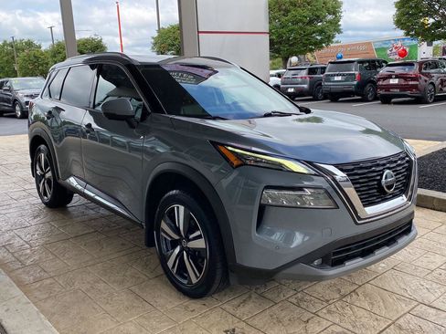 Used 2021 Nissan Rogue SL w/ Premium Package AWD/4WD image 3