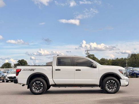 Used 2023 Nissan Titan PRO-4X w/ Pro-4x Convenience Package AWD/4WD image 9