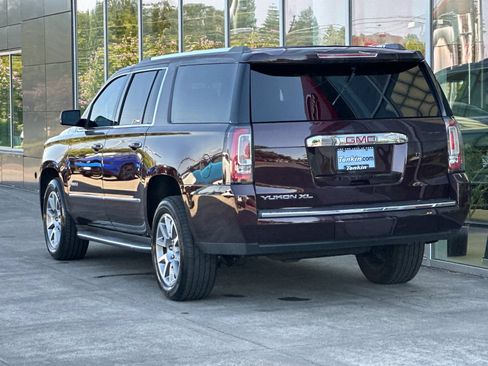 Used 2017 GMC Yukon XL Denali w/ Open Road Package AWD/4WD image 5
