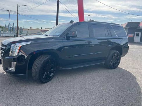 Used 2016 Cadillac Escalade Luxury AWD/4WD image 3